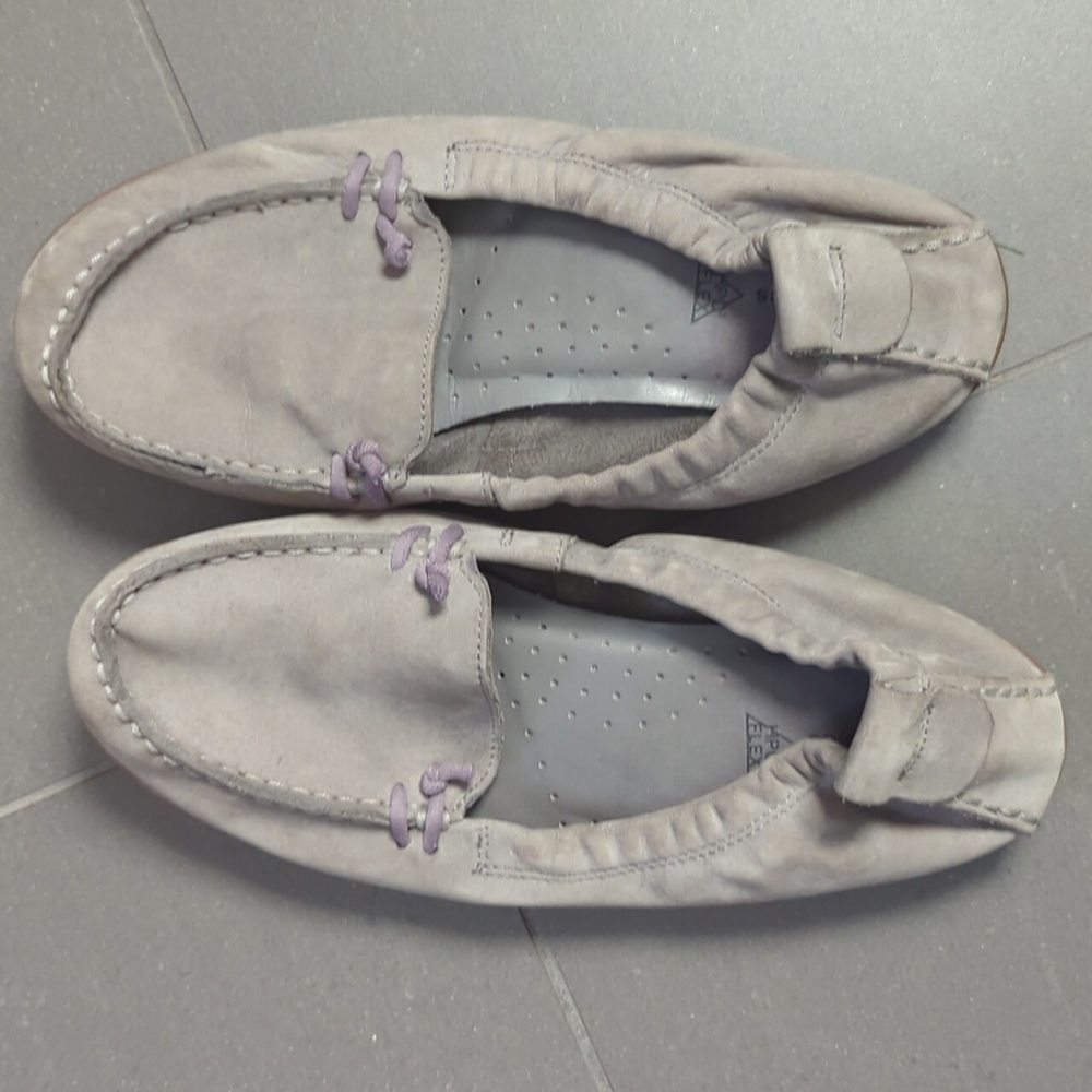 Size 8 Hush puppy loafers